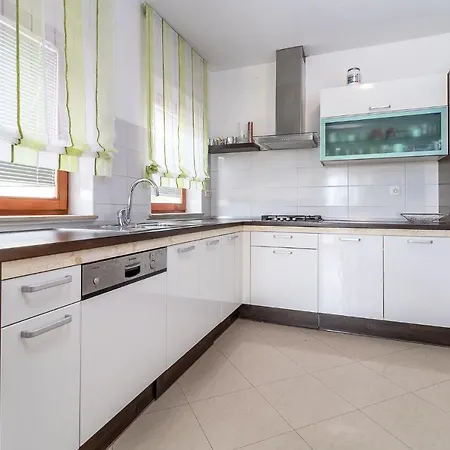 Дом отдыха Three Bedroom House Пакоштане