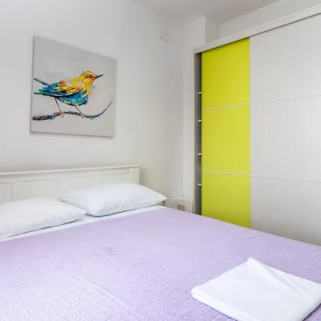 Three Bedroom House Пакоштане